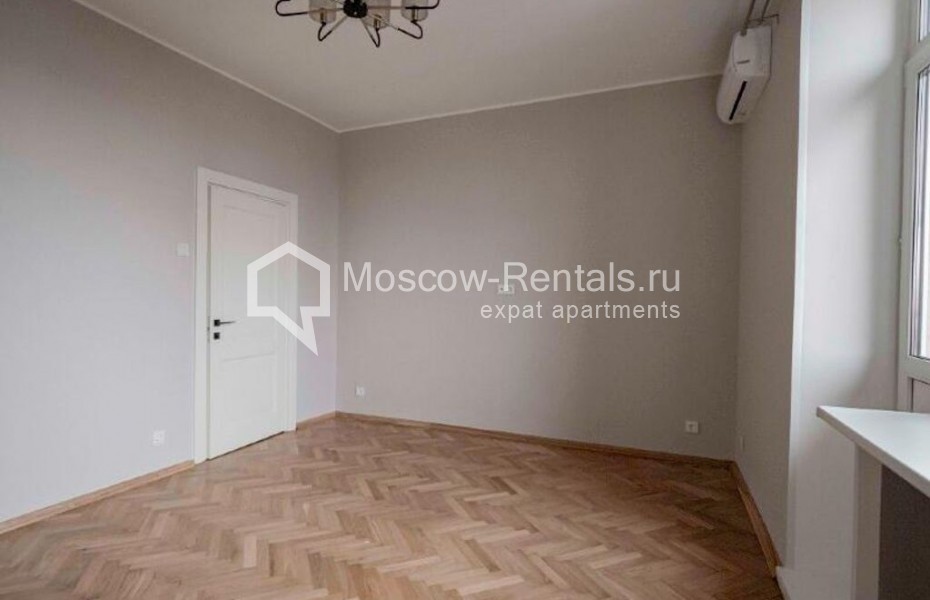 Photo #5 4-room (3 BR) apartment for <a href="http://moscow-rentals.ru/en/articles/long-term-rent" target="_blank">a long-term</a> rent
 in Russia, Moscow, B. Yakimanka str, 26