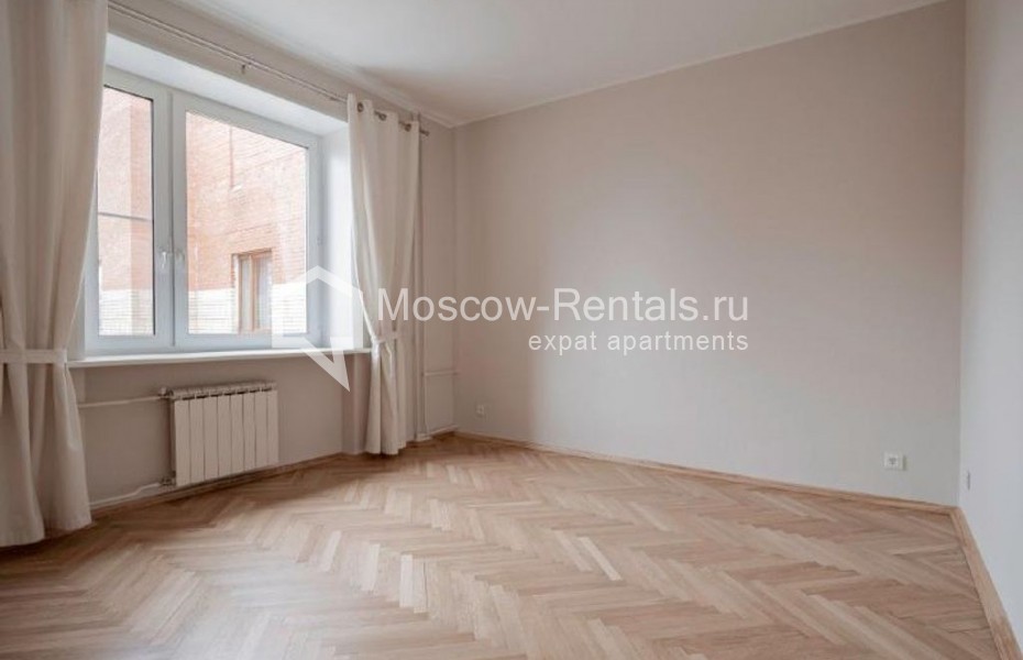 Photo #8 4-room (3 BR) apartment for <a href="http://moscow-rentals.ru/en/articles/long-term-rent" target="_blank">a long-term</a> rent
 in Russia, Moscow, B. Yakimanka str, 26