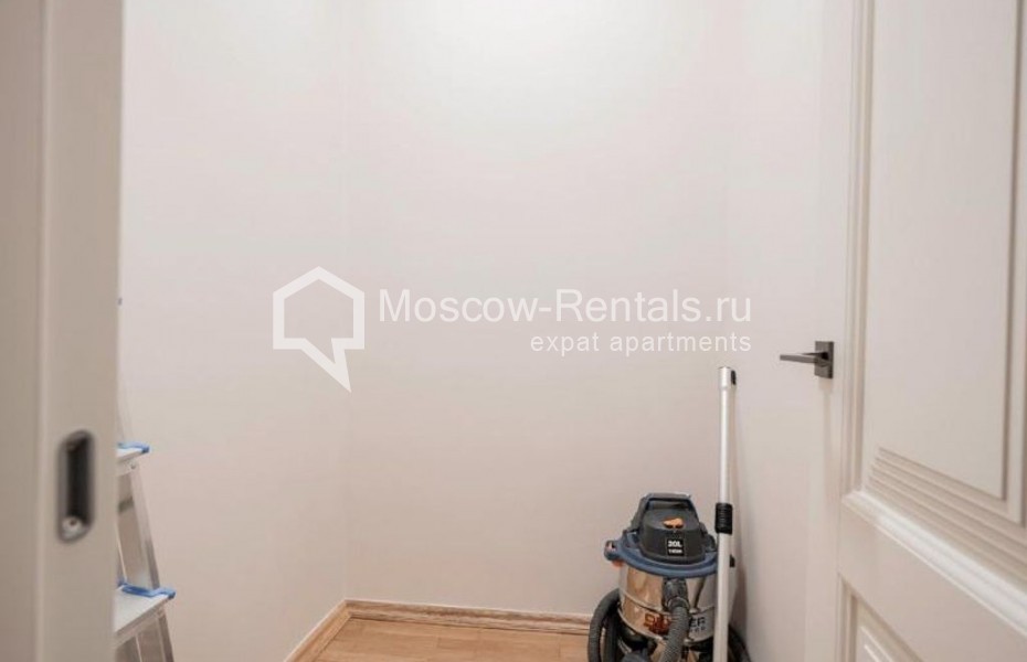 Photo #17 4-room (3 BR) apartment for <a href="http://moscow-rentals.ru/en/articles/long-term-rent" target="_blank">a long-term</a> rent
 in Russia, Moscow, B. Yakimanka str, 26