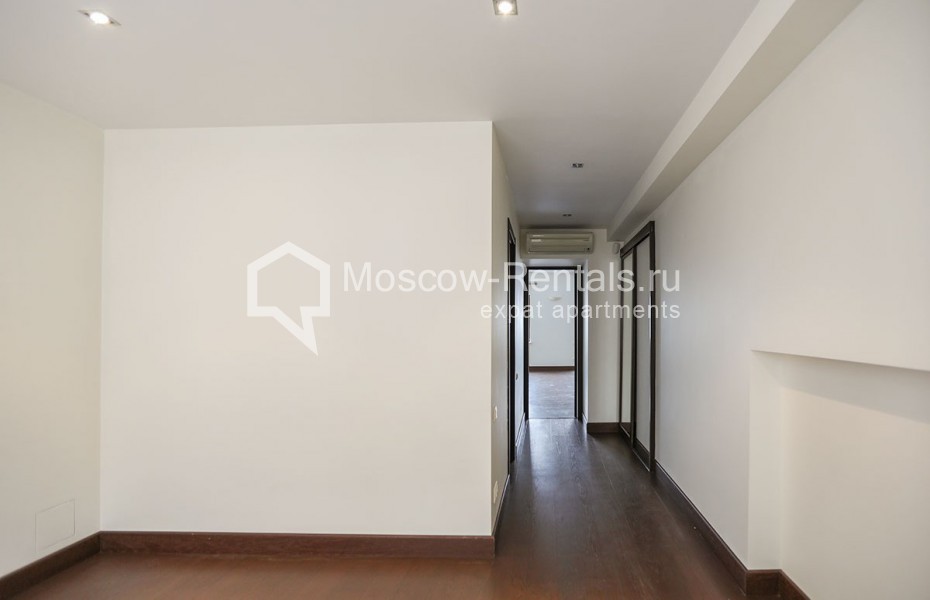 Photo #8 5-room (4 BR) apartment for <a href="http://moscow-rentals.ru/en/articles/long-term-rent" target="_blank">a long-term</a> rent
 in Russia, Moscow, 1st Obydenskyi, 9/12