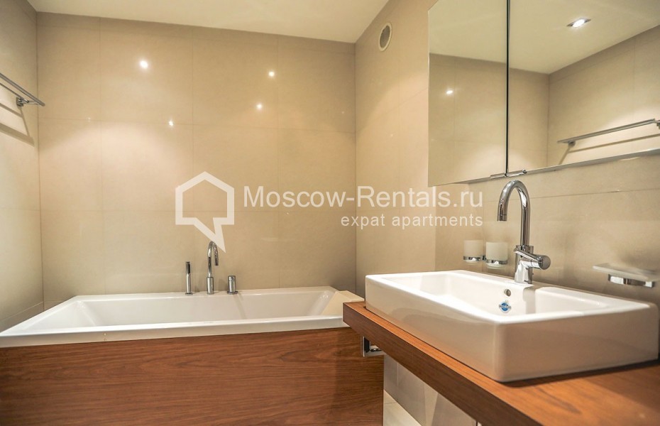 Photo #19 5-room (4 BR) apartment for <a href="http://moscow-rentals.ru/en/articles/long-term-rent" target="_blank">a long-term</a> rent
 in Russia, Moscow, 1st Obydenskyi, 9/12