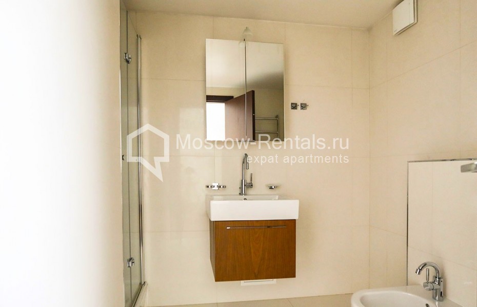 Photo #23 5-room (4 BR) apartment for <a href="http://moscow-rentals.ru/en/articles/long-term-rent" target="_blank">a long-term</a> rent
 in Russia, Moscow, 1st Obydenskyi, 9/12