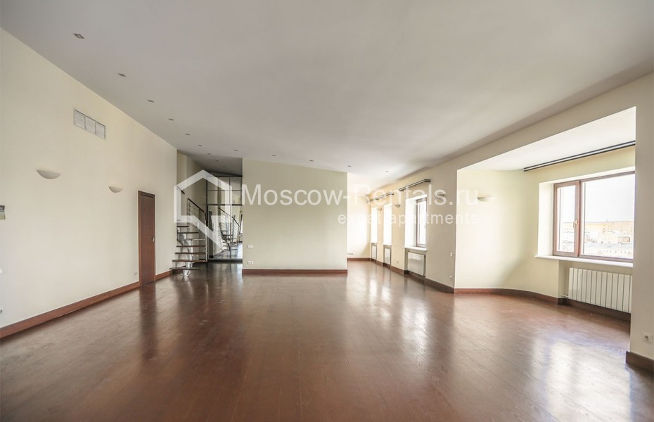 Photo #3 5-room (4 BR) apartment for <a href="http://moscow-rentals.ru/en/articles/long-term-rent" target="_blank">a long-term</a> rent
 in Russia, Moscow, 1st Obydenskyi, 9/12