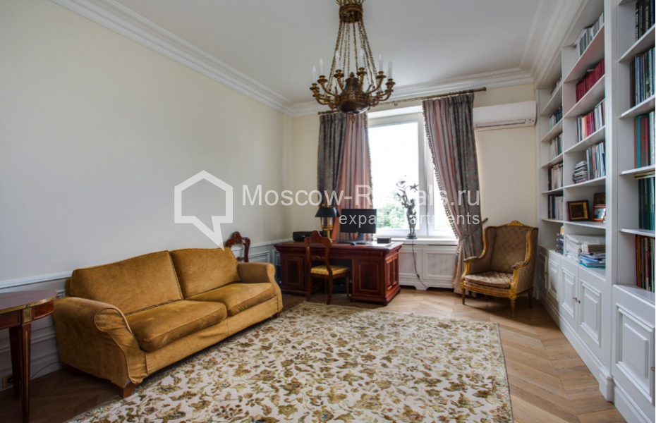 Photo #7 4-room (3 BR) apartment for <a href="http://moscow-rentals.ru/en/articles/long-term-rent" target="_blank">a long-term</a> rent
 in Russia, Moscow, Spiridonovka str, 15