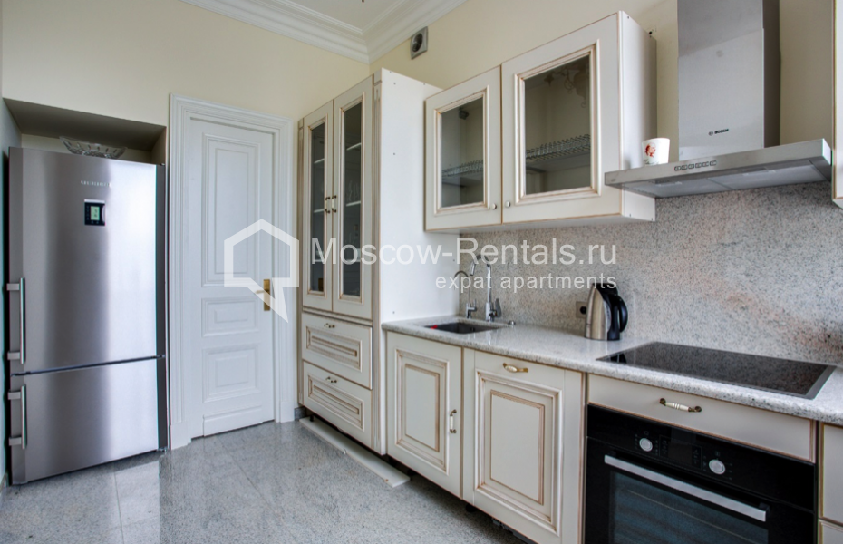 Photo #8 4-room (3 BR) apartment for <a href="http://moscow-rentals.ru/en/articles/long-term-rent" target="_blank">a long-term</a> rent
 in Russia, Moscow, Spiridonovka str, 15