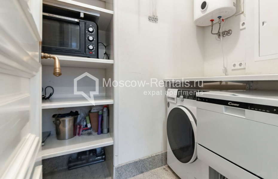 Photo #11 4-room (3 BR) apartment for <a href="http://moscow-rentals.ru/en/articles/long-term-rent" target="_blank">a long-term</a> rent
 in Russia, Moscow, Spiridonovka str, 15