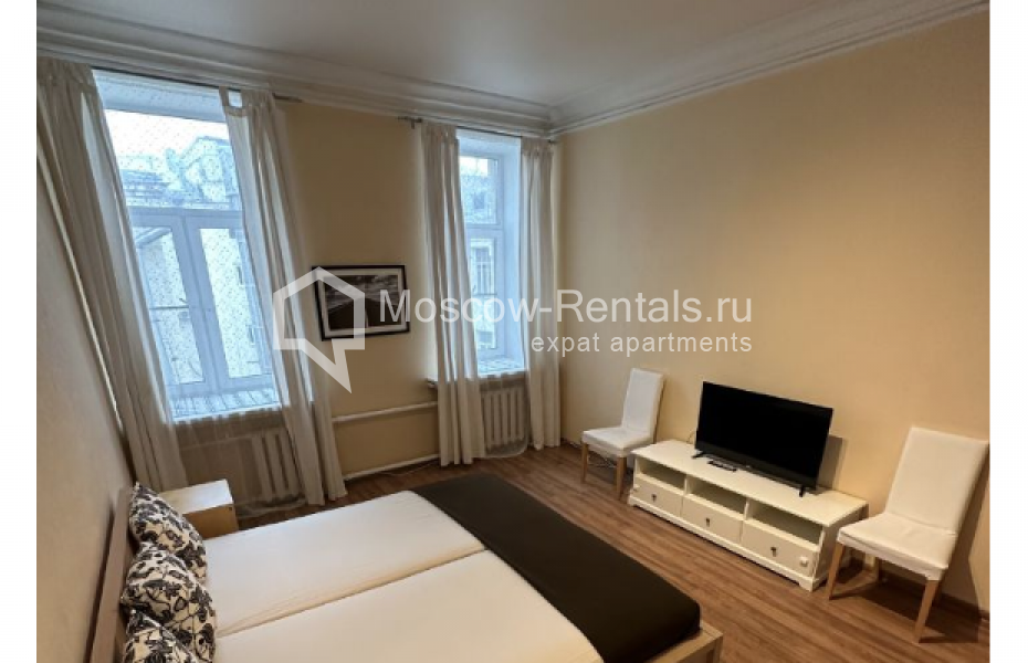Photo #11 3-room (2 BR) apartment for <a href="http://moscow-rentals.ru/en/articles/long-term-rent" target="_blank">a long-term</a> rent
 in Russia, Moscow, Arbat str, 51С2
