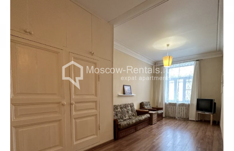 Photo #3 3-room (2 BR) apartment for <a href="http://moscow-rentals.ru/en/articles/long-term-rent" target="_blank">a long-term</a> rent
 in Russia, Moscow, Arbat str, 51С2
