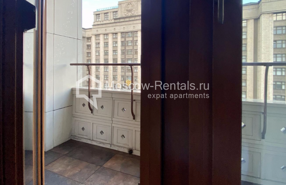 Photo #8 3-room (2 BR) apartment for <a href="http://moscow-rentals.ru/en/articles/long-term-rent" target="_blank">a long-term</a> rent
 in Russia, Moscow, Okhotnyi Ryad str, 2
