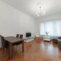 Photo #2 3-room (2 BR) apartment for <a href="http://moscow-rentals.ru/en/articles/long-term-rent" target="_blank">a long-term</a> rent
 in Russia, Moscow, Trekhprudnyi lane, 11/13С2