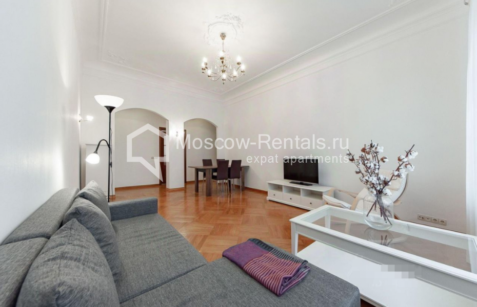 Photo #3 3-room (2 BR) apartment for <a href="http://moscow-rentals.ru/en/articles/long-term-rent" target="_blank">a long-term</a> rent
 in Russia, Moscow, Trekhprudnyi lane, 11/13С2