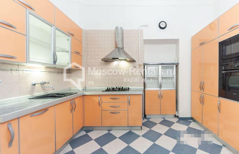 Photo #6 3-room (2 BR) apartment for <a href="http://moscow-rentals.ru/en/articles/long-term-rent" target="_blank">a long-term</a> rent
 in Russia, Moscow, Trekhprudnyi lane, 11/13С2