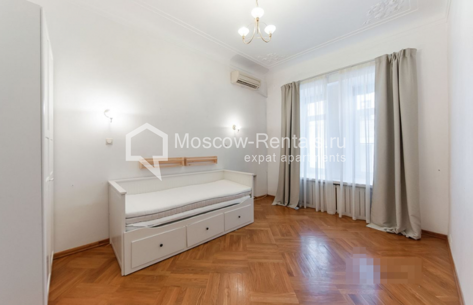Photo #11 3-room (2 BR) apartment for <a href="http://moscow-rentals.ru/en/articles/long-term-rent" target="_blank">a long-term</a> rent
 in Russia, Moscow, Trekhprudnyi lane, 11/13С2