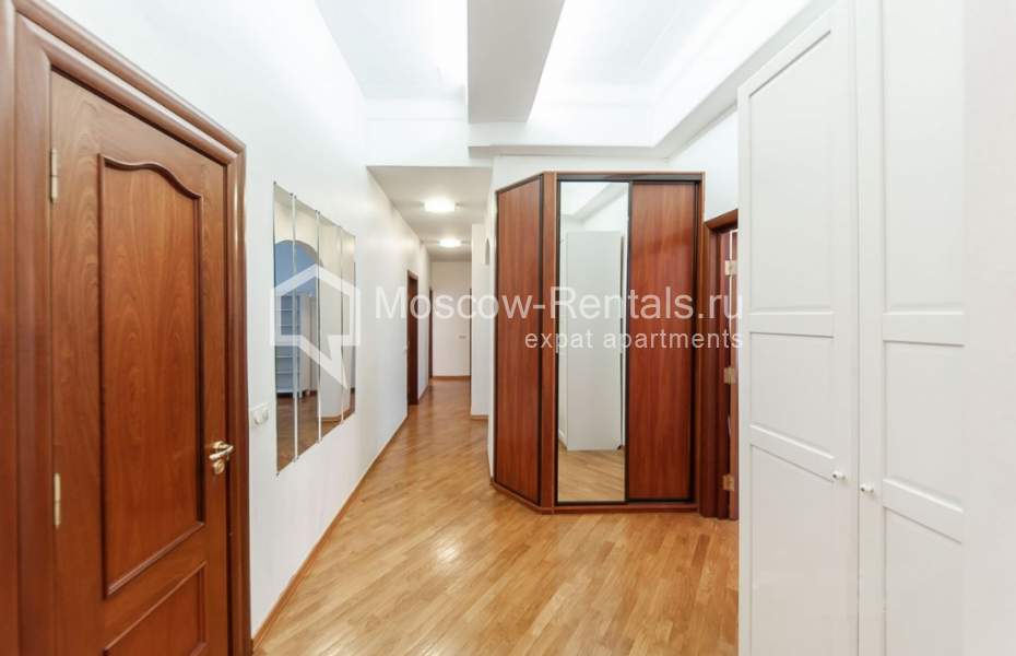 Photo #20 3-room (2 BR) apartment for <a href="http://moscow-rentals.ru/en/articles/long-term-rent" target="_blank">a long-term</a> rent
 in Russia, Moscow, Trekhprudnyi lane, 11/13С2