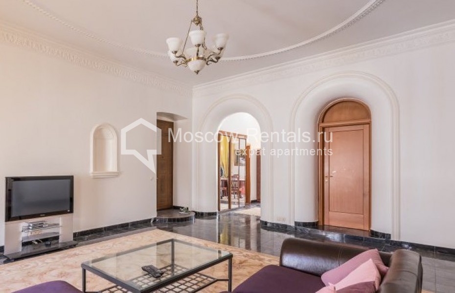Photo #1 3-room (2 BR) apartment for <a href="http://moscow-rentals.ru/en/articles/long-term-rent" target="_blank">a long-term</a> rent
 in Russia, Moscow, Tveskaya str,12С7