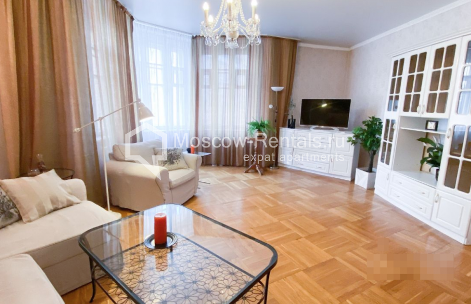 Photo #1 3-room (2 BR) apartment for <a href="http://moscow-rentals.ru/en/articles/long-term-rent" target="_blank">a long-term</a> rent
 in Russia, Moscow, Vorotnikovskyi lane, 5/9