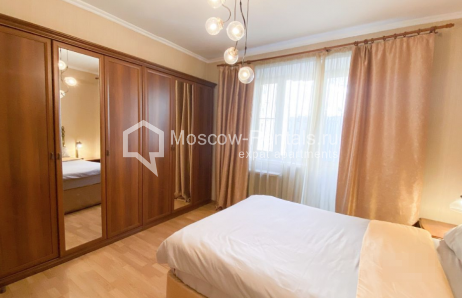 Photo #10 3-room (2 BR) apartment for <a href="http://moscow-rentals.ru/en/articles/long-term-rent" target="_blank">a long-term</a> rent
 in Russia, Moscow, Vorotnikovskyi lane, 5/9
