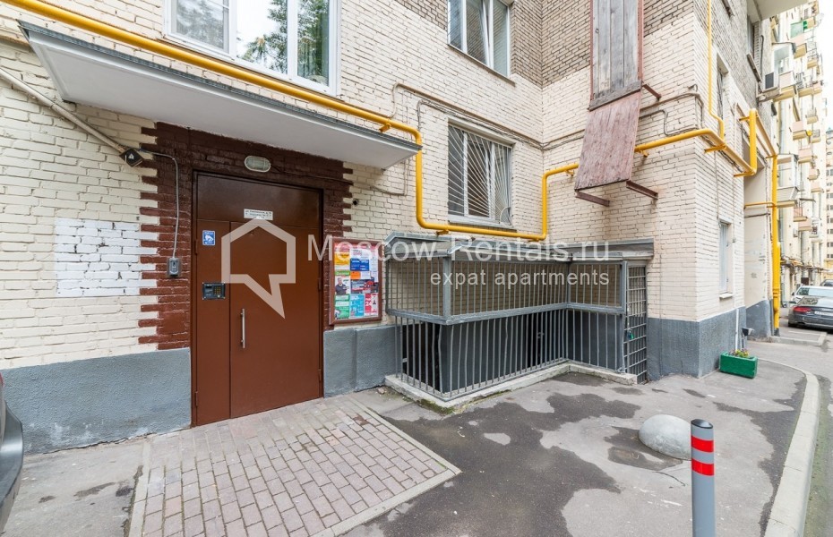 Photo #19 3-room (2 BR) apartment for <a href="http://moscow-rentals.ru/en/articles/long-term-rent" target="_blank">a long-term</a> rent
 in Russia, Moscow, Smolenskaya str, 10