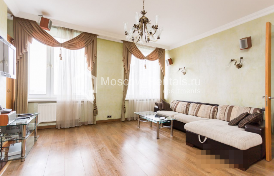 Photo #1 4-room (3 BR) apartment for <a href="http://moscow-rentals.ru/en/articles/long-term-rent" target="_blank">a long-term</a> rent
 in Russia, Moscow, Shabolovka str, 23с4