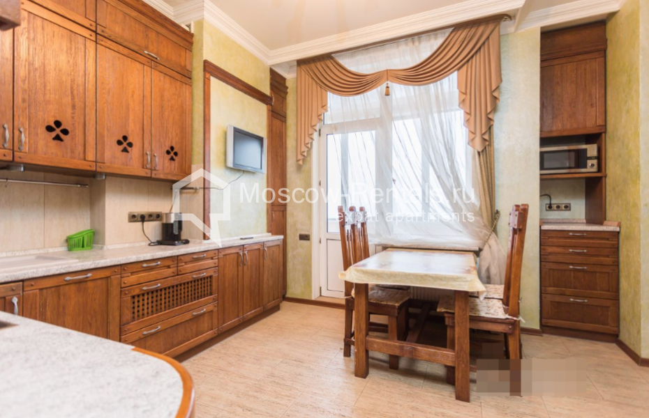 Photo #4 4-room (3 BR) apartment for <a href="http://moscow-rentals.ru/en/articles/long-term-rent" target="_blank">a long-term</a> rent
 in Russia, Moscow, Shabolovka str, 23с4