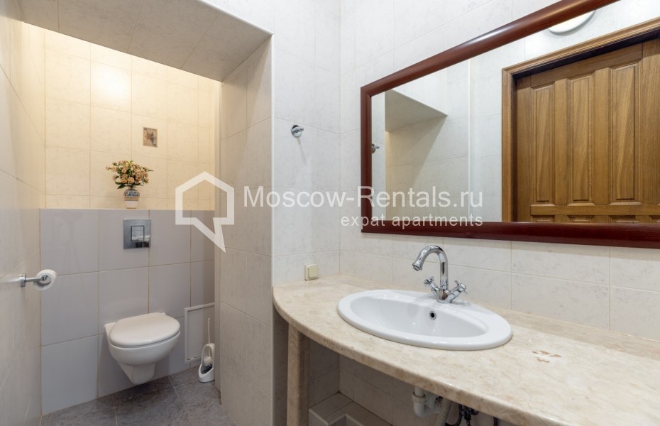 Photo #13 4-room (3 BR) apartment for <a href="http://moscow-rentals.ru/en/articles/long-term-rent" target="_blank">a long-term</a> rent
 in Russia, Moscow, Sechenovsky lane, 5