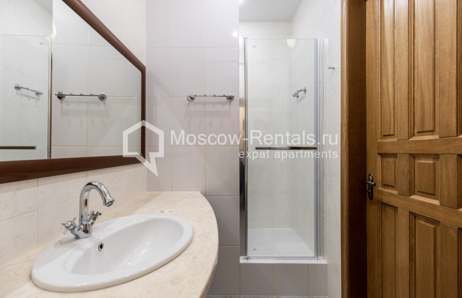 Photo #14 4-room (3 BR) apartment for <a href="http://moscow-rentals.ru/en/articles/long-term-rent" target="_blank">a long-term</a> rent
 in Russia, Moscow, Sechenovsky lane, 5