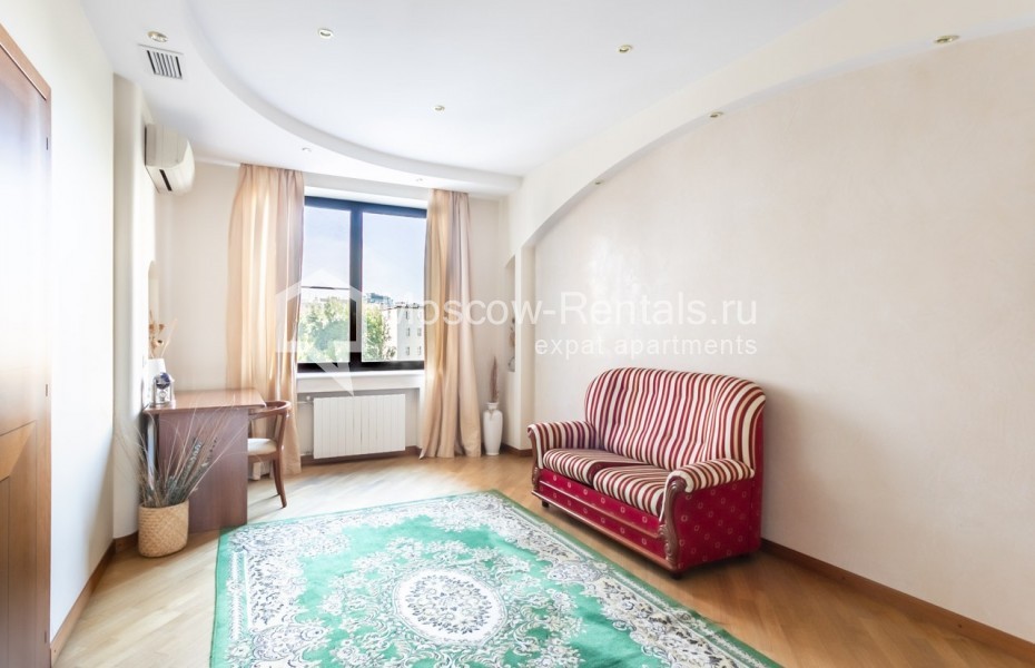 Photo #11 4-room (3 BR) apartment for <a href="http://moscow-rentals.ru/en/articles/long-term-rent" target="_blank">a long-term</a> rent
 in Russia, Moscow, Novoslobodskaya str, 11