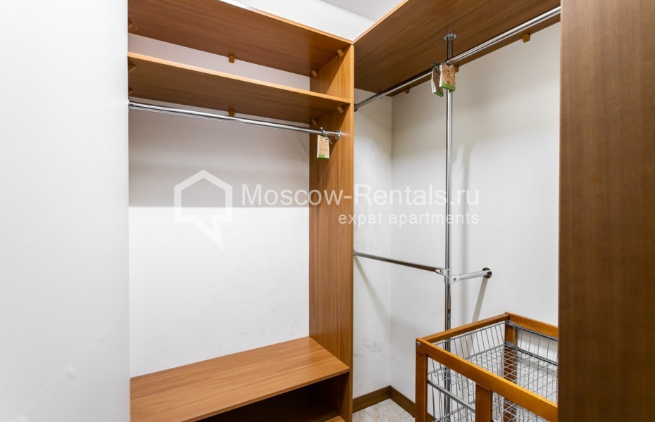 Photo #18 4-room (3 BR) apartment for <a href="http://moscow-rentals.ru/en/articles/long-term-rent" target="_blank">a long-term</a> rent
 in Russia, Moscow, Novoslobodskaya str, 11