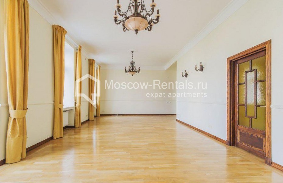 Photo #2 5-room (4 BR) apartment for <a href="http://moscow-rentals.ru/en/articles/long-term-rent" target="_blank">a long-term</a> rent
 in Russia, Moscow, Gagarinskyi lane, 23С1