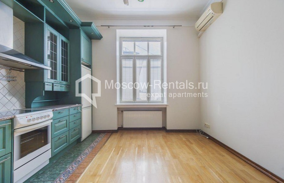 Photo #3 5-room (4 BR) apartment for <a href="http://moscow-rentals.ru/en/articles/long-term-rent" target="_blank">a long-term</a> rent
 in Russia, Moscow, Gagarinskyi lane, 23С1