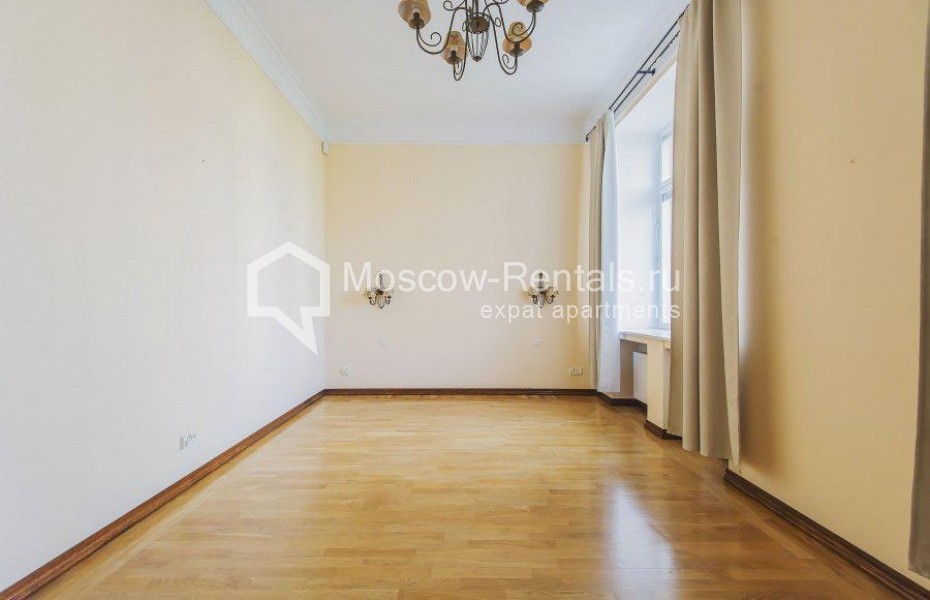 Photo #9 5-room (4 BR) apartment for <a href="http://moscow-rentals.ru/en/articles/long-term-rent" target="_blank">a long-term</a> rent
 in Russia, Moscow, Gagarinskyi lane, 23С1