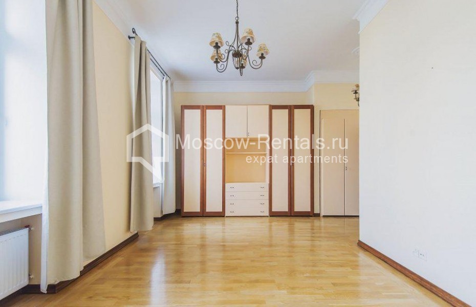 Photo #10 5-room (4 BR) apartment for <a href="http://moscow-rentals.ru/en/articles/long-term-rent" target="_blank">a long-term</a> rent
 in Russia, Moscow, Gagarinskyi lane, 23С1