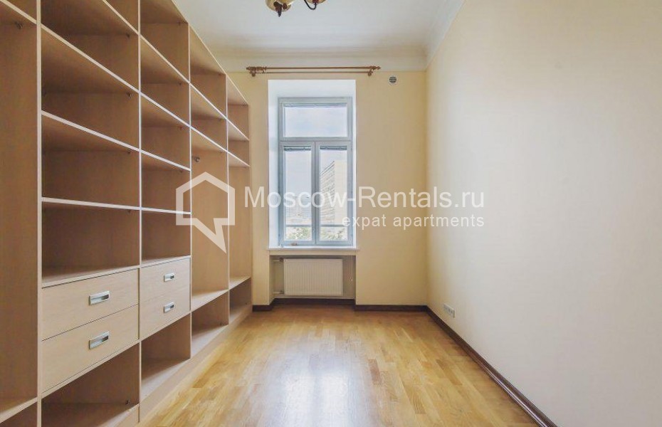 Photo #12 5-room (4 BR) apartment for <a href="http://moscow-rentals.ru/en/articles/long-term-rent" target="_blank">a long-term</a> rent
 in Russia, Moscow, Gagarinskyi lane, 23С1