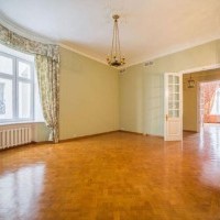 Photo #2 6-room (5 BR) apartment for <a href="http://moscow-rentals.ru/en/articles/long-term-rent" target="_blank">a long-term</a> rent
 in Russia, Moscow, Starokonushennyi lane, 5/14