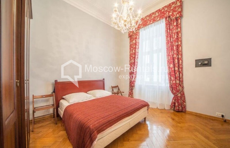 Photo #4 6-room (5 BR) apartment for <a href="http://moscow-rentals.ru/en/articles/long-term-rent" target="_blank">a long-term</a> rent
 in Russia, Moscow, Starokonushennyi lane, 5/14