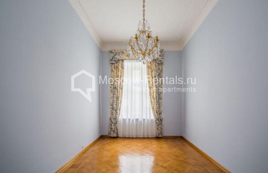 Photo #6 6-room (5 BR) apartment for <a href="http://moscow-rentals.ru/en/articles/long-term-rent" target="_blank">a long-term</a> rent
 in Russia, Moscow, Starokonushennyi lane, 5/14