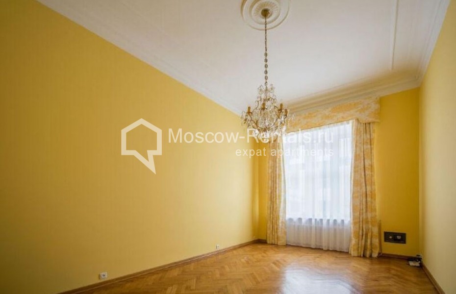 Photo #7 6-room (5 BR) apartment for <a href="http://moscow-rentals.ru/en/articles/long-term-rent" target="_blank">a long-term</a> rent
 in Russia, Moscow, Starokonushennyi lane, 5/14