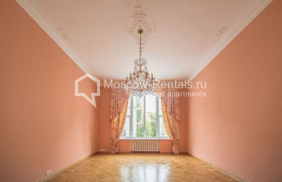 Photo #8 6-room (5 BR) apartment for <a href="http://moscow-rentals.ru/en/articles/long-term-rent" target="_blank">a long-term</a> rent
 in Russia, Moscow, Starokonushennyi lane, 5/14