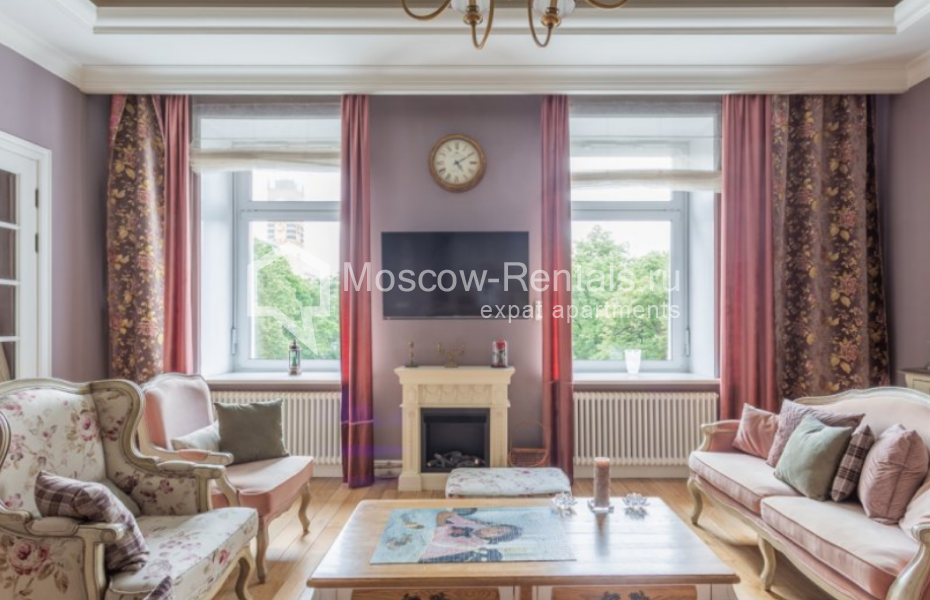 Photo #1 3-room (2 BR) apartment for <a href="http://moscow-rentals.ru/en/articles/long-term-rent" target="_blank">a long-term</a> rent
 in Russia, Moscow, Gogolevskyi blv, 25С1
