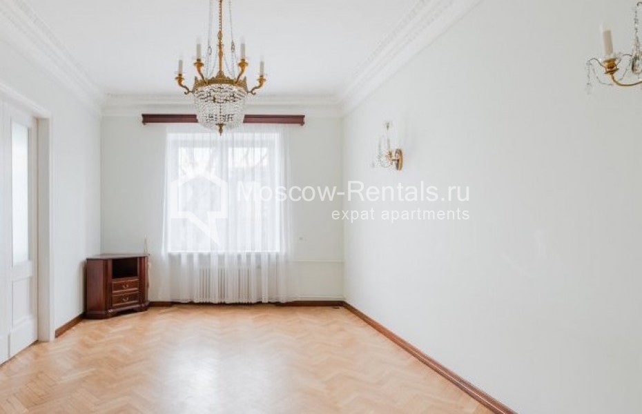Photo #2 4-room (3 BR) apartment for <a href="http://moscow-rentals.ru/en/articles/long-term-rent" target="_blank">a long-term</a> rent
 in Russia, Moscow, Povarskaya str, 31/29