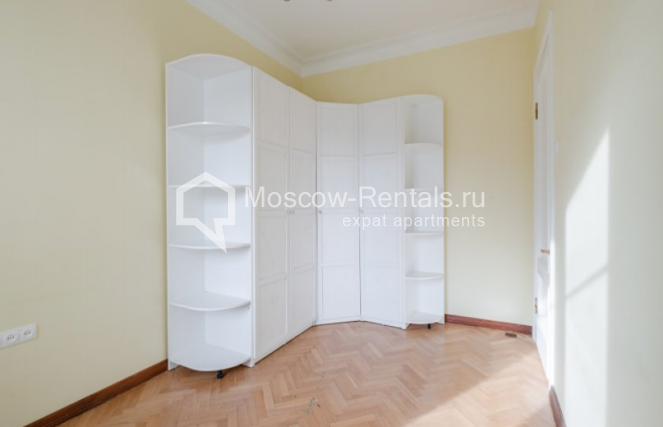 Photo #8 4-room (3 BR) apartment for <a href="http://moscow-rentals.ru/en/articles/long-term-rent" target="_blank">a long-term</a> rent
 in Russia, Moscow, Povarskaya str, 31/29