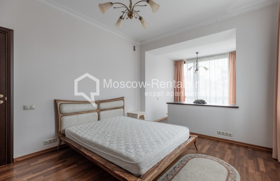 Photo #7 3-room (2 BR) apartment for <a href="http://moscow-rentals.ru/en/articles/long-term-rent" target="_blank">a long-term</a> rent
 in Russia, Moscow, Sivtsev Vrazhek lane, 31/13