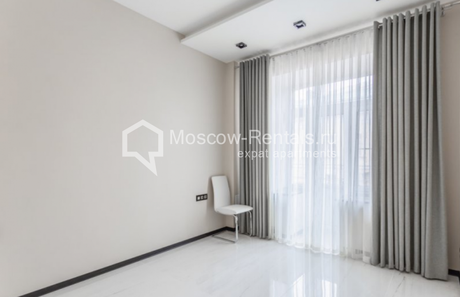 Photo #12 4-room (3 BR) apartment for <a href="http://moscow-rentals.ru/en/articles/long-term-rent" target="_blank">a long-term</a> rent
 in Russia, Moscow, Arbat str, 30/3С1