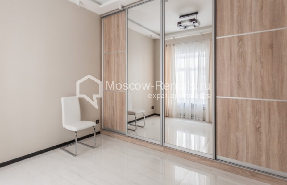 Photo #14 4-room (3 BR) apartment for <a href="http://moscow-rentals.ru/en/articles/long-term-rent" target="_blank">a long-term</a> rent
 in Russia, Moscow, Arbat str, 30/3С1