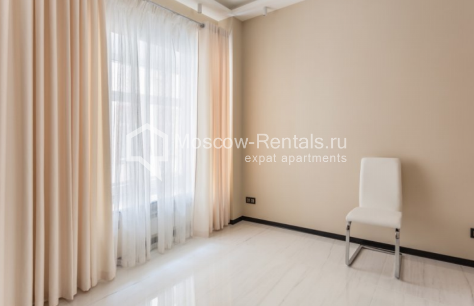 Photo #15 4-room (3 BR) apartment for <a href="http://moscow-rentals.ru/en/articles/long-term-rent" target="_blank">a long-term</a> rent
 in Russia, Moscow, Arbat str, 30/3С1