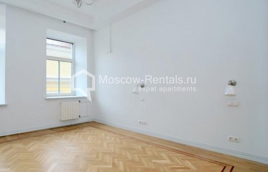 Photo #3 4-room (3 BR) apartment for <a href="http://moscow-rentals.ru/en/articles/long-term-rent" target="_blank">a long-term</a> rent
 in Russia, Moscow, Trubnikovskyi lane, 26С1