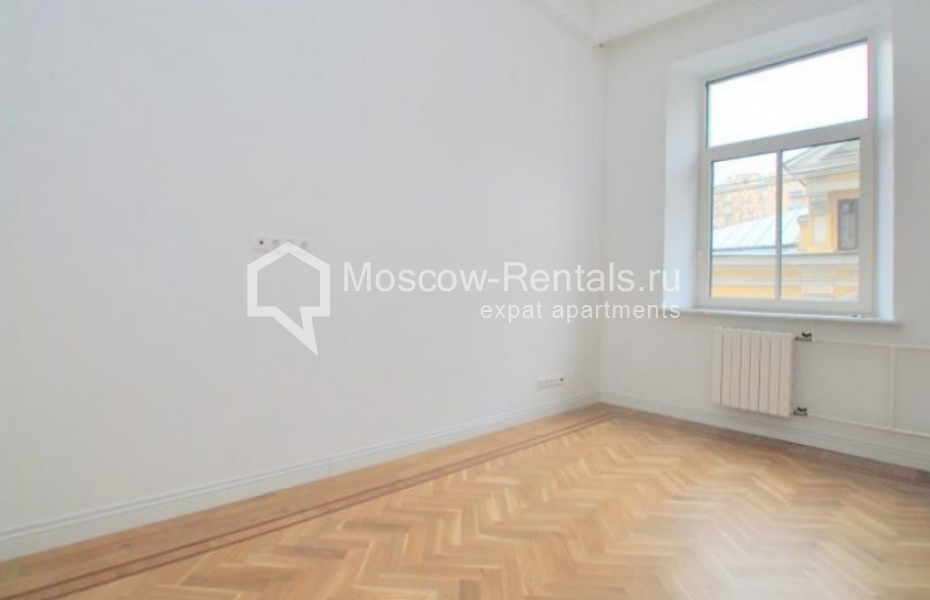 Photo #4 4-room (3 BR) apartment for <a href="http://moscow-rentals.ru/en/articles/long-term-rent" target="_blank">a long-term</a> rent
 in Russia, Moscow, Trubnikovskyi lane, 26С1