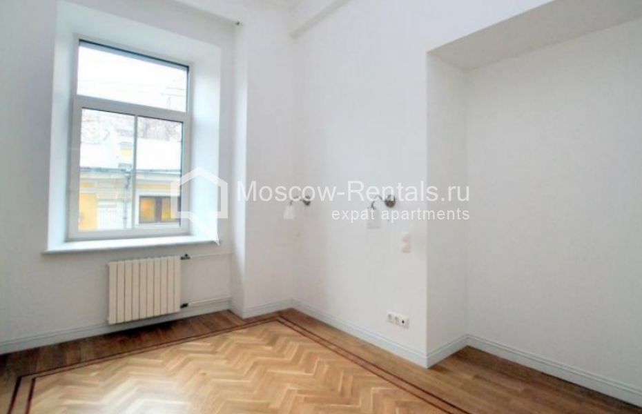 Photo #5 4-room (3 BR) apartment for <a href="http://moscow-rentals.ru/en/articles/long-term-rent" target="_blank">a long-term</a> rent
 in Russia, Moscow, Trubnikovskyi lane, 26С1