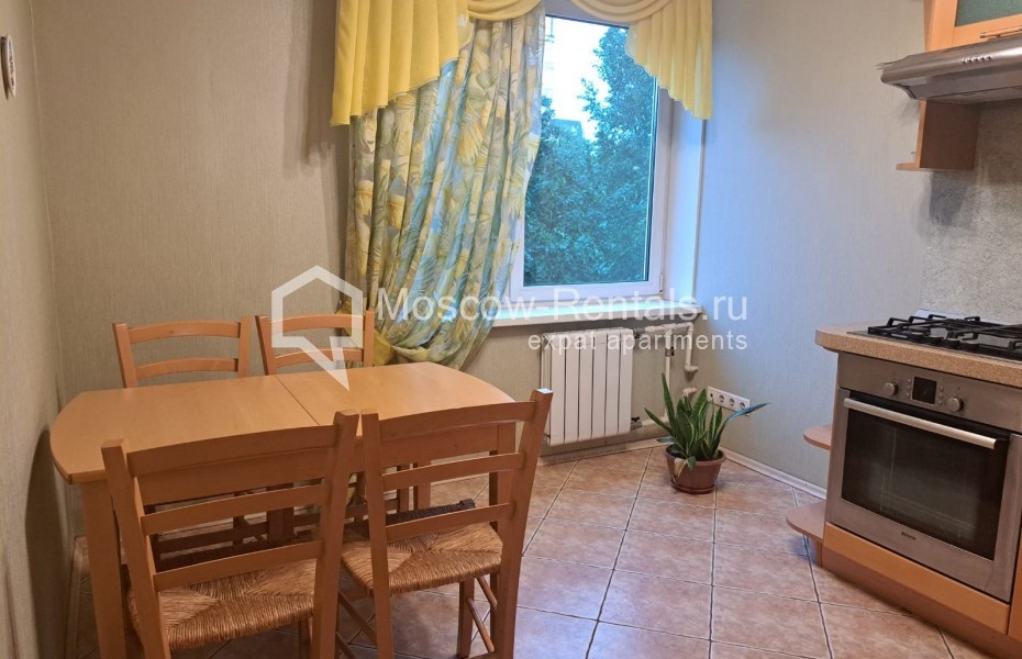 Photo #1 2-room (1 BR) apartment for <a href="http://moscow-rentals.ru/en/articles/long-term-rent" target="_blank">a long-term</a> rent
 in Russia, Moscow, Vasnetsova str, 11с1