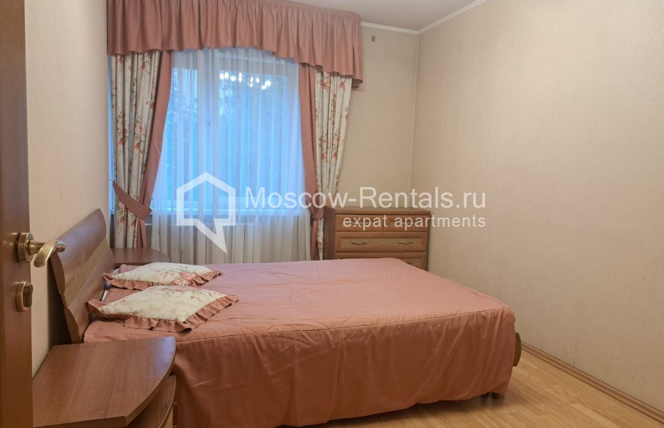 Photo #10 2-room (1 BR) apartment for <a href="http://moscow-rentals.ru/en/articles/long-term-rent" target="_blank">a long-term</a> rent
 in Russia, Moscow, Vasnetsova str, 11с1